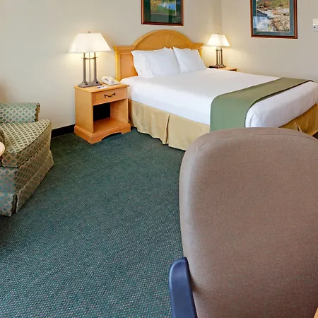 Holiday Inn Express Hotel & Suites Watertown - Thousand Islands By Ihg-3